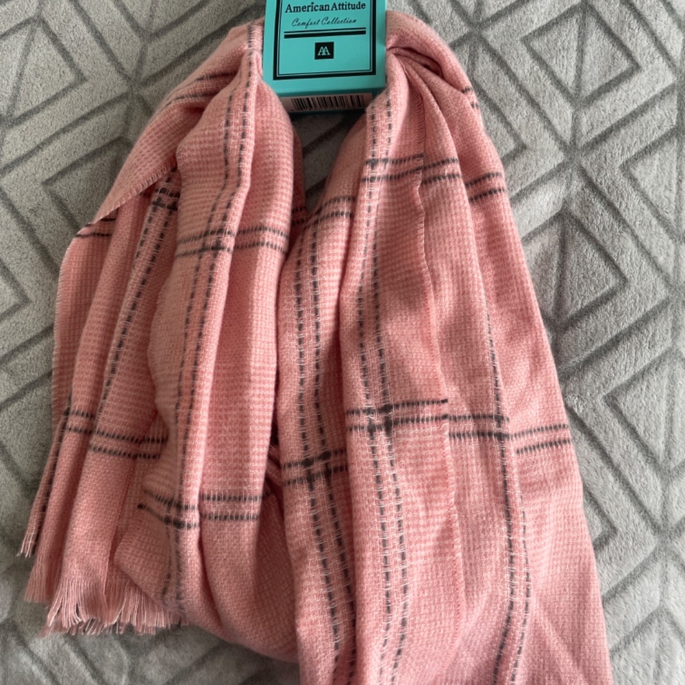 Pink scarf - Picture 2 of 2